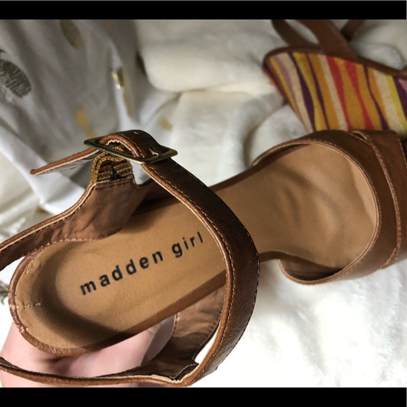 Madden Girl Wisperr - Picture 8 of 8